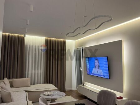 Shitet apartament 2+1 te Univers City, Tiranë