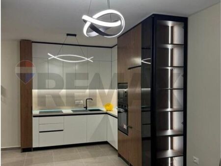 Apartament 1+1+post parkimi per qira tek Kompleksi E-88, Laprake