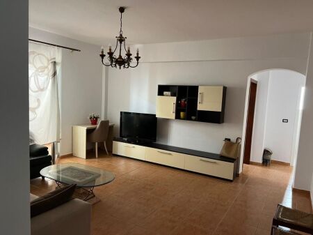 Apartament 1+1 me Qira – Stacioni i Trenit | 