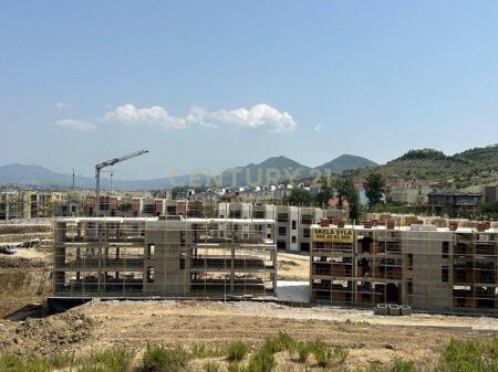 OKAZION PARK HOUSE  240,000