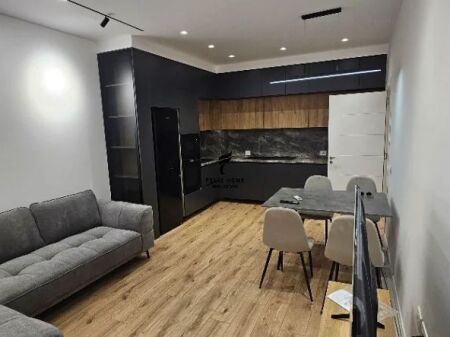 APARTAMENT ME QERA 2+1 5 MAJ 60.000 LEKE FH-90942