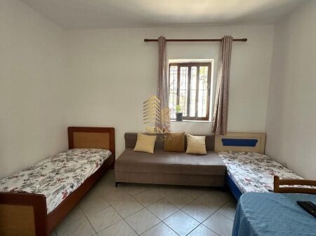 Rent, Studio, Xhamllik, 30,000 Leke/month