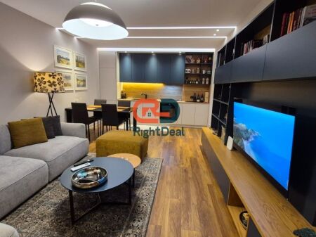 Tek Brryli, Shitet Super Apartament 1+1, Me Strukture Te Rregullt Dhe I Investuar Totalisht !!!!