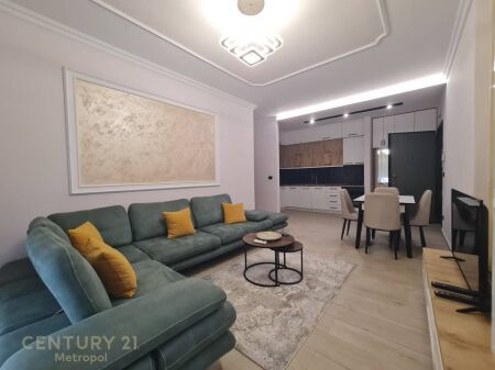 APPARTAMENTO IN AFFITTO 1+1 CON CORTILE+posto auto-TEG!
