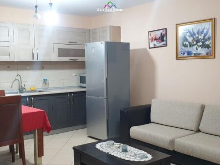 Appartamento in affitto 2+1 di fronte al Nuovo Maternità (ID B22182) Tirana