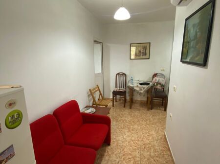 Jepet me qera apartament 1+1 📍 Selvia , Mbrapa shkolles Servete Maçi