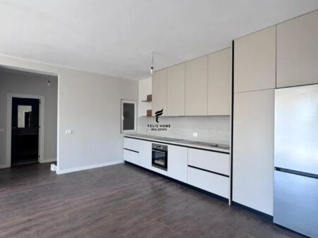 OFFICE FOR RENT 125M2 NEW BOULEVARD 60,000 LEKE FH-91071