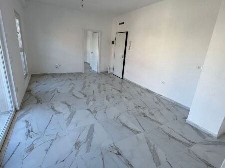 Qera | Apartament 1 + 1 | Rruga Dritan Hoxha | 45.000 leke/muaj