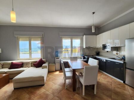 PENTHOUSE 2+1+2 IN AFFITTO VICINO AL LAGO