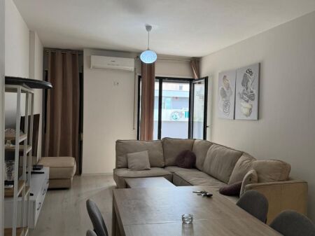 Jepet me qera apartament 2+1 ne rrugen Panorama F  ID 5448