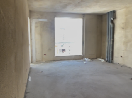 Shitet apartament 2+1, Paskuqan