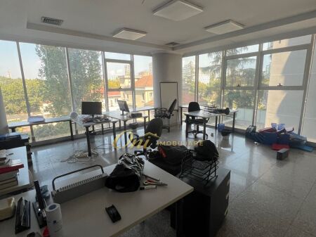 BLLOK, LOCALE UFFICIO IN AFFITTO