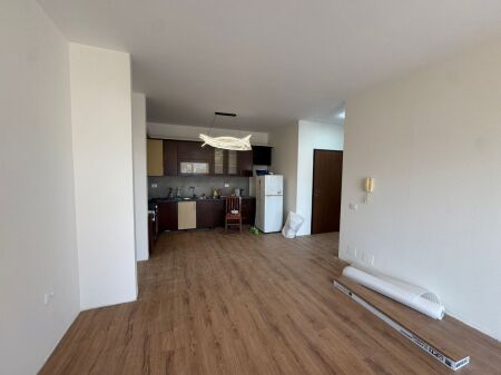 Shitet apartament 2+1+2, Astir