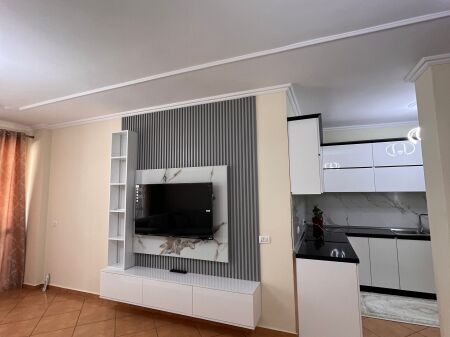 Affittasi 2+1+1 Yzberisht Boulevard 60.000 lek