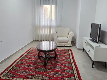 Jepet apartament 2+1+2 me qira tek Rruga 5 Maji .