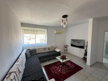 Apartament 1+1 per qera, Rr Elbasanit, Tirane.