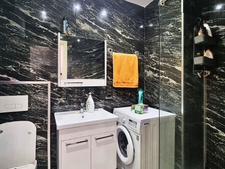 Apartament 1+1 per qira tek Komuna e Parisit.