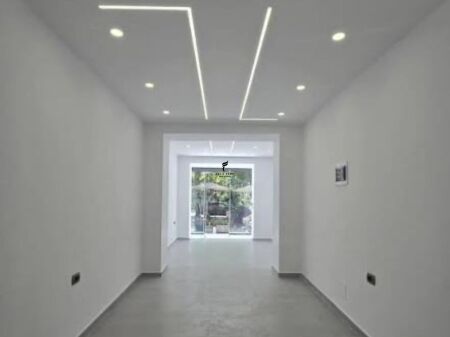 NEGOZIO IN AFFITTO 150 M2 VIA DIBRA 350.000 LEKE FH-91136