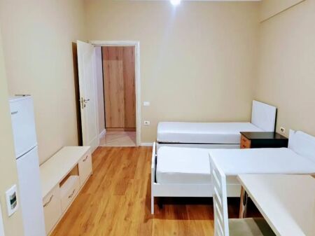 Jepet me qera Garsoniere – Rruga Jordan Misja, Tiranë