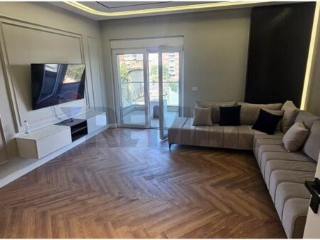 Condominio/Appartamento - In Vendita - Rruga Ali Demi, Tiranë