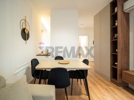Apartament 1+1 per shitje tek Komuna e Parisit !