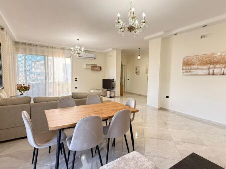 Apartament 3+1 me qira tek Liqeni i Thate, prane Spitalit te Kafsheve