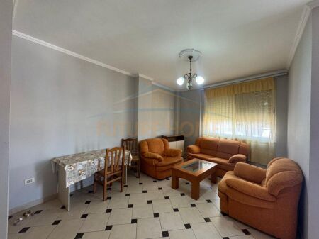 Affitto, Appartamento 1+1, Via Barrikadave, Tirana.