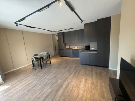 Shitet apartament 2+1+2 tek Kompleksi E88