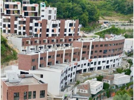 Apartment 2+1+2 at Kodra Diellit 2 East