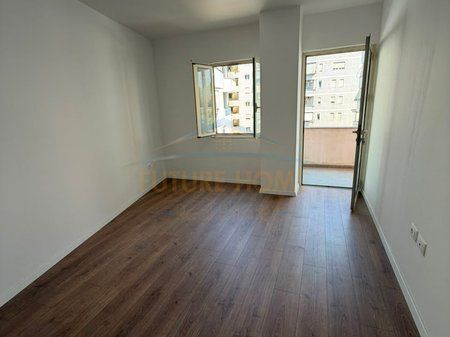 Shitet, Apartament 1+1, Restorant Fresku, Fresk.