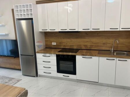 Apartament - Për Qira - Sauk i Vjetër, Tiranë