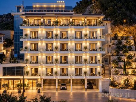 Jepet me qira Hotel 4 Yje në Vlorë me Pamje Panoramike dhe Biznes të konsoliduar.