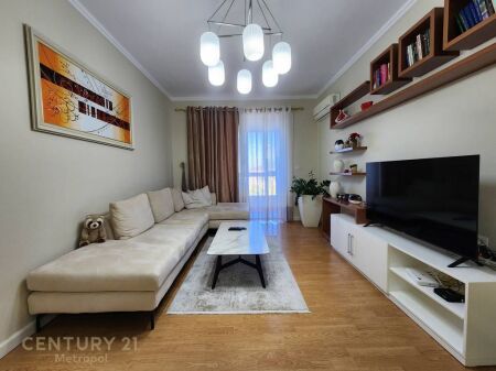 Jepet me qera apartament 2+1+2 tualete te kompleksi Usluga!