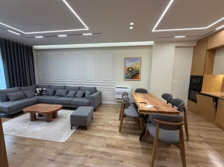 2+1, te petville liqeni i thate, 1500 euro me parkim