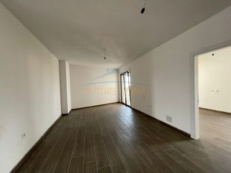 Rent, Apartment 2+1+2, Ndregjoni Complex, Tirane
