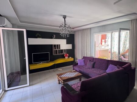 Jepet me qera Apartamenti 2+1 , kthesa e Kamzes poshte Terminalit 500 mije leke ( i diskutueshem) 
