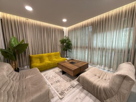 Appartamento 2+1+2+Guardaroba disponibile in Via Ibrahim Rugova, ex Blocco.