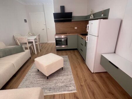 Shitet Apartament 1+1