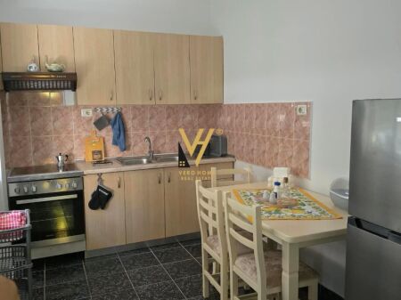 JEPET APARTAMENT 1+1+BLK ME QIRA NE QENDER 50.000 LEKE