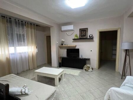 Affittasi Appartamento 2+1+1 Balcone