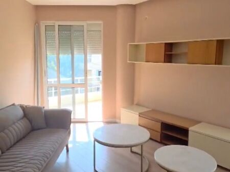 Jepet me qera Apartment 2+1+2 ne Durres