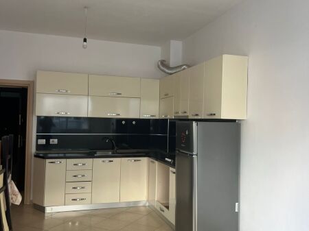Affittasi 1+1 Kodra e Diellit 40.000 leke