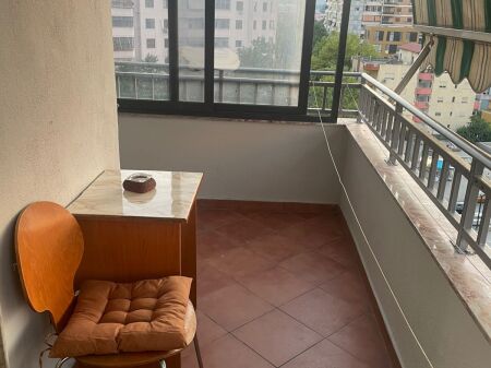 Apartament 2+1 te Stacioni Trenit, Blv Zogu 1