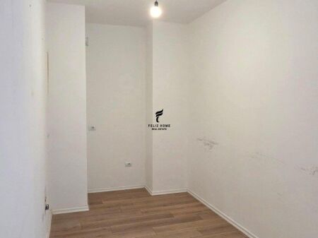 OFFICE FOR RENT 107 M2 BARRIKADAVE STREET 120,000 LEKE  FH-91528