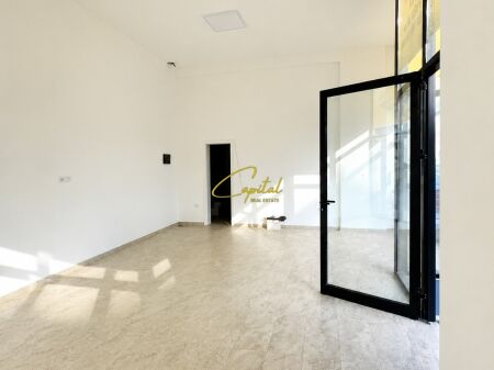 SHOP FOR RENT 70 M2 FORMER AVIATION FIELD 80,000 LEKE