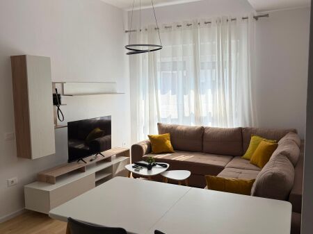 Jepet me qira 1+1 Ali Demi Kompleksi Mangalem 42.000 leke