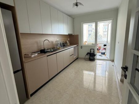 📍Laprak Jepet Apartament 3+1+2 Me Qera Per Zyra