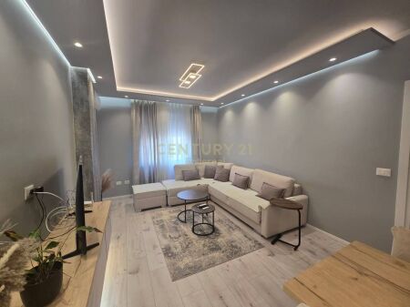 APARTAMENT 1+1+BALLKON, TEK KOMUNA E PARISIT
