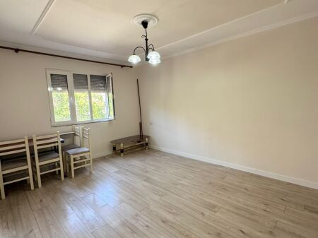  Shitet Apartament 1+1 tek Rruga Irfan Tomini