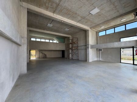 COMMERCIAL SPACE FOR RENT - 360 m² + 480 m² YARD | NEAR TEG, LUNDËR